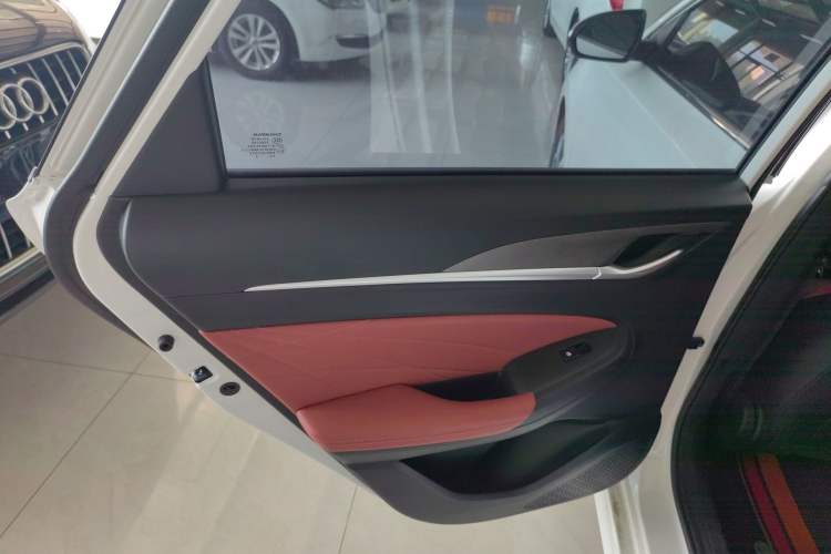 Used Changan Eado 2022 PLUS Blue Whale NE 1.4T GDI DCT Prestige Edition
