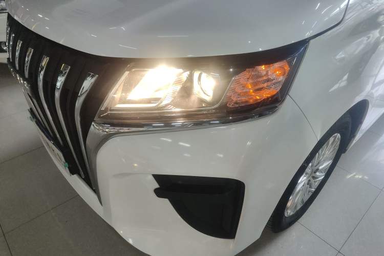 Used  Ruisheng Ace M7 2023 2.0L Automatic Long Wheelbase Enjoyment Version 7 Seats
