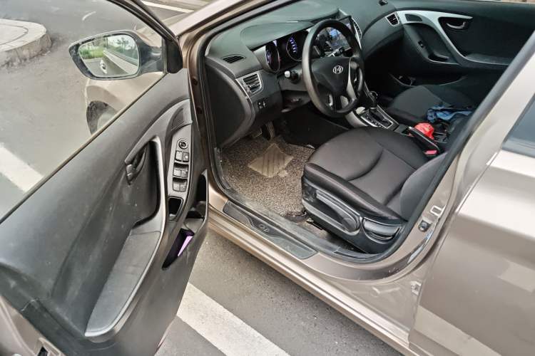 Used Hyundai Elantra 2015 1.6L Automatic Fashion Model
