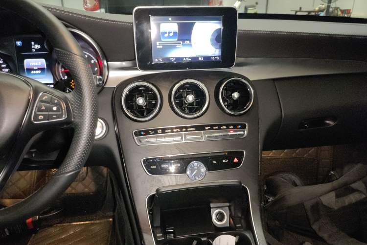 Used Mercedes-Benz C-Class 2015 C 200 L Sport Edition
