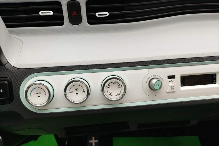 Used Wuling Hongguang MINIEV 2022 Macaron Fashion Model Lithium Iron Phosphate
