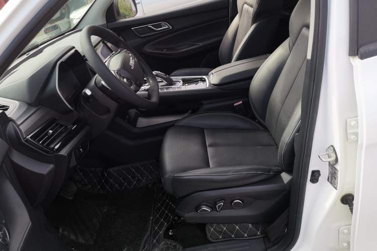 Used JMC Yuhu 9 2019 2.0T Automatic Gasoline Two-Wheel Drive Luxury Edition
