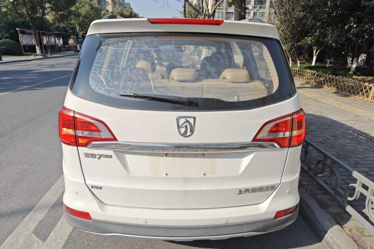 Used Baojun 730 2016 1.5T Manual Comfort Version 7 Seats