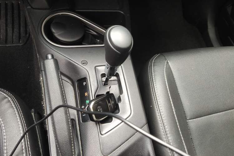 Used Toyota RAV4 2016 2.0L CVT Two-Wheel Drive Fashion Edition China V Standard