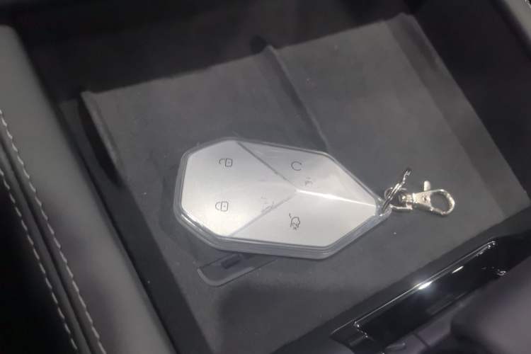 Used  Titanium 3 2025 501KM All-Wheel Drive Intelligent Driving Ultra Version