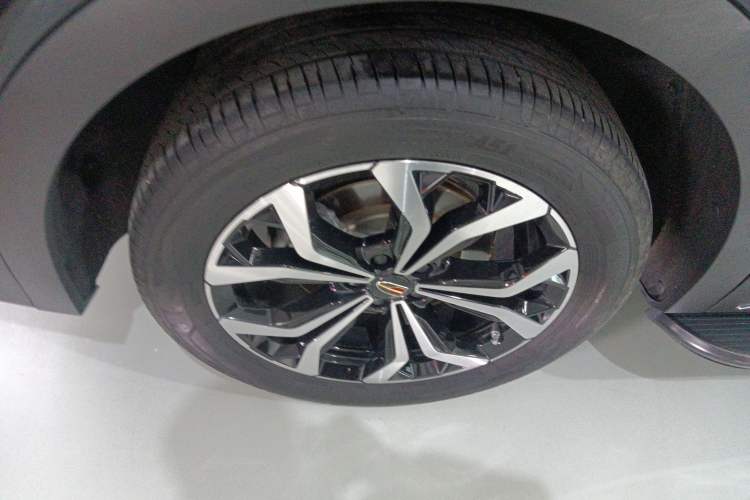 Used Hongqi HS7 2023 2.0T Automatic Two-Wheel Drive Flagship Edition Six Seats
