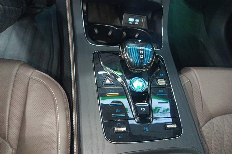 Used BYD Han 2024 DM-i Glory Edition 121KM Premium Model
