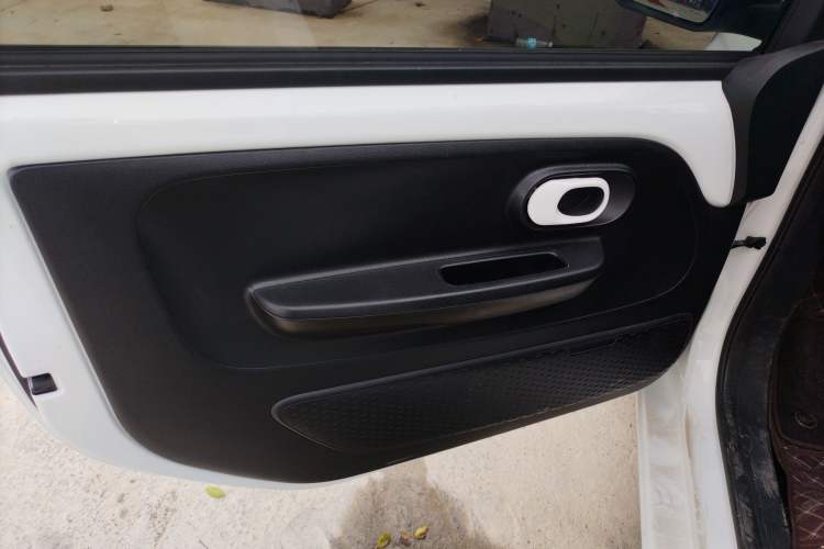 Used Roewe Clever 2021 302 km New Four-Seater Super-Efficient Version
