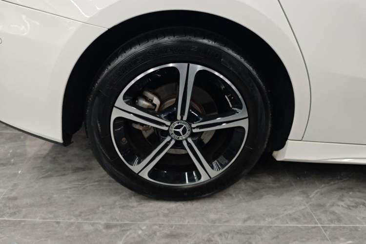 Used Mercedes-Benz A-Class 2022 Revised Version A 200 L Sport Sedan Fashionable Style