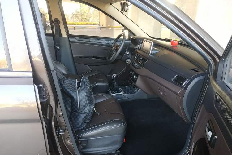 Used Dongfeng Fengon 330 2019 1.5L 330S Manual Comfort Version China VI Standard