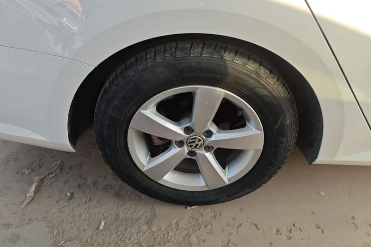 Used Volkswagen Lavida 2017 1.6L Manual Fashion Edition
