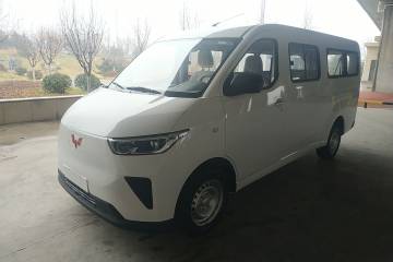 Used Wuling Yangguang 2024 300km Comfort-Grade Passenger Van 60kW