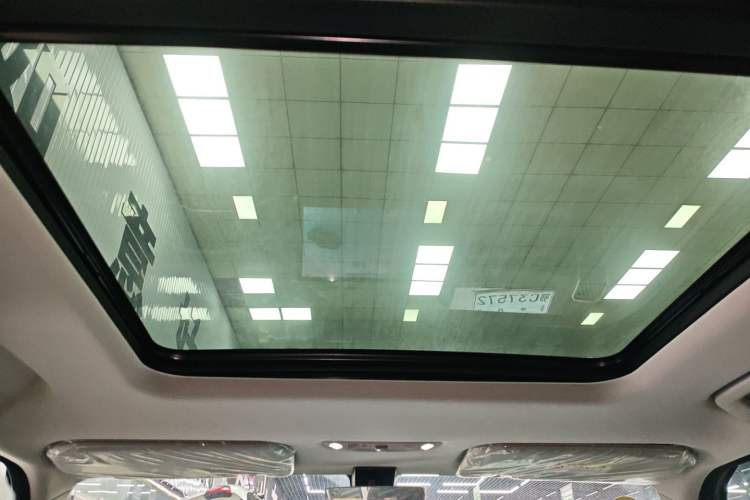 Used  03 2024 401km Range Two-Wheel Drive Standard Yuechao Version
