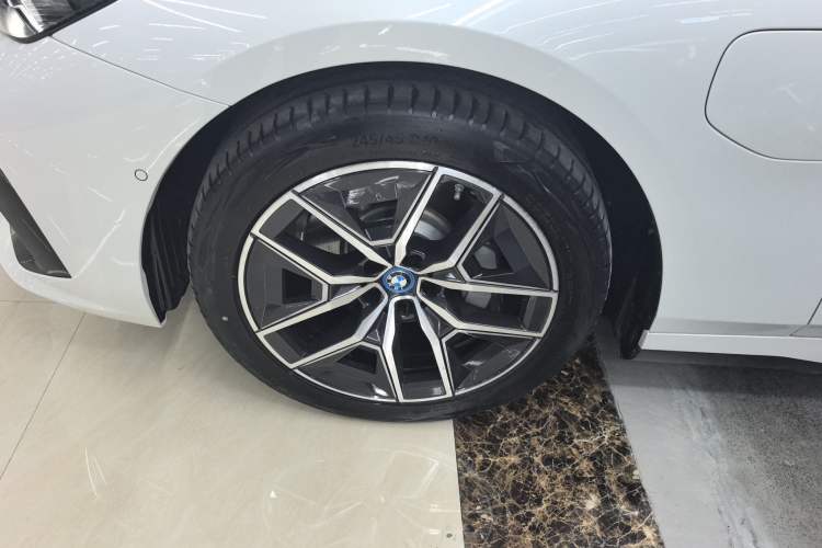 Used BMW i5 2024 eDrive 35L Luxury Model with M Sport Package