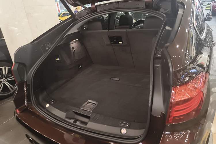 Used BMW 5 Series GT 2014 528i Leading Model
