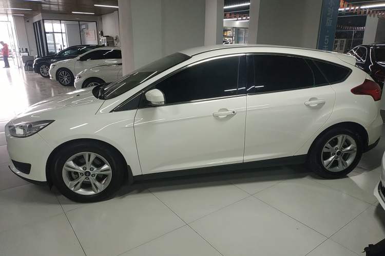 Used Ford Focus 2018 Hatchback Classic 1.6L Automatic Comfort Plus SmartDrive Edition
