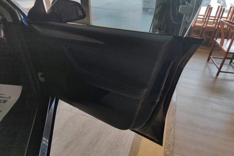 Used Tesla Model Y 2022 Rear-Wheel-Drive Version
