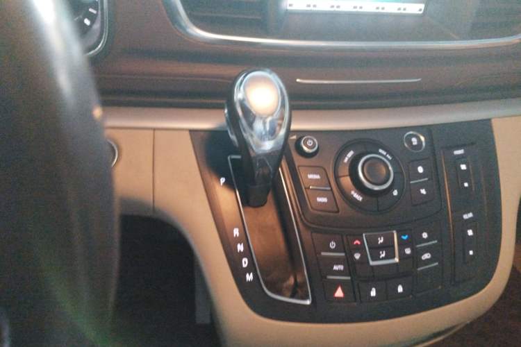 Used Buick GL8 2018 28T Luxury Model China VI Standard