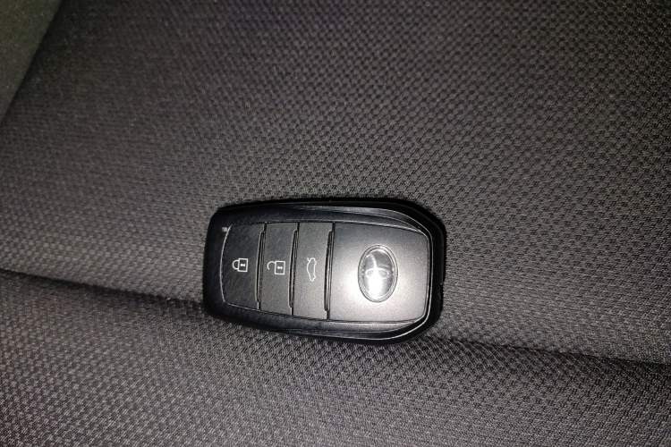 Used Toyota Levin 2024 Smart Electric Hybrid Dual-Engine 1.8L Leading Edition