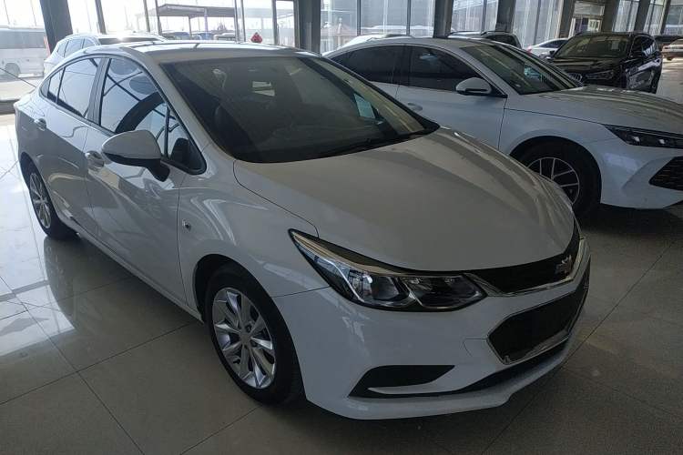 Used Chevrolet Cruze 2017 1.5L Automatic Pioneer Sunroof Edition