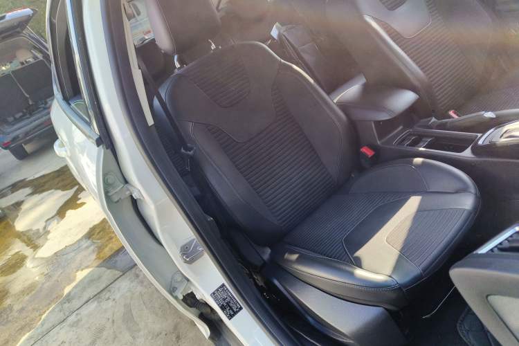 Used Ford Focus 2018 Hatchback Classic 1.6L Automatic Trendy SmartDrive Edition