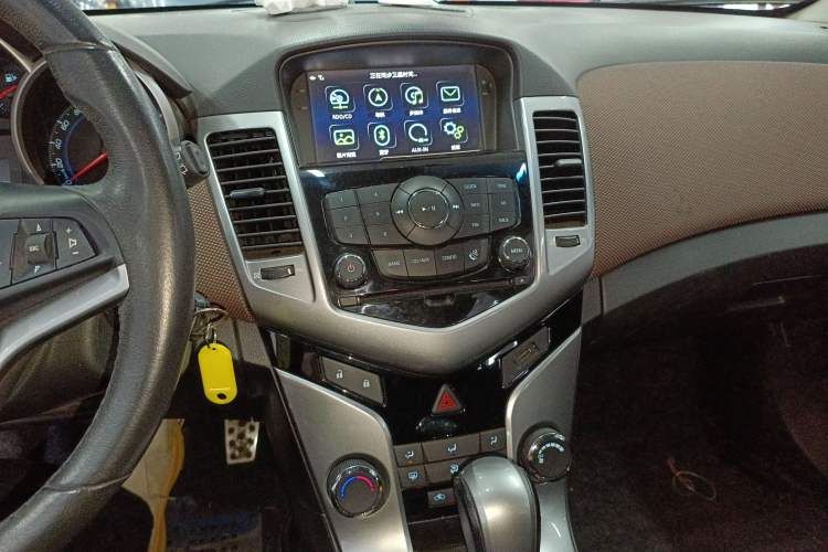 Used Chevrolet Cruze 2013 Hatchback 1.6L Automatic Luxury Model
