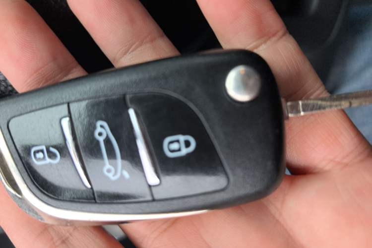 Used Volkswagen Polo 2014 1.4L Manual Fashion Edition
