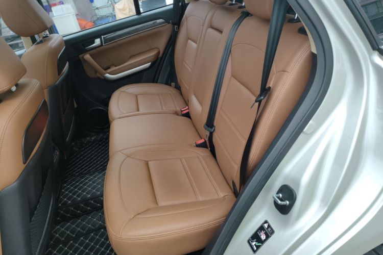 Used Haval H8 2015 2.0T Four-Wheel Drive Elite Model