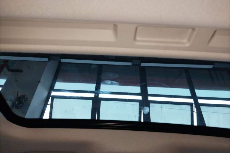 Used Roewe D7 2023 DMH 125km Superior Edition
