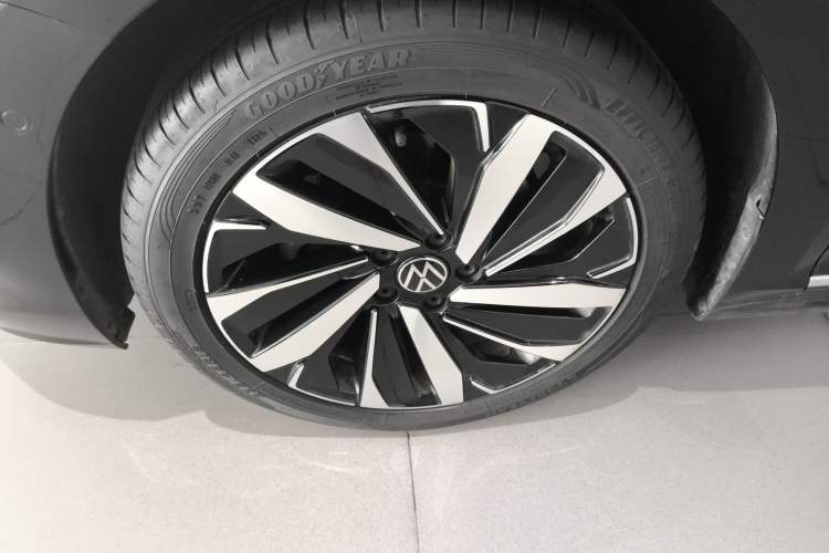 Used Volkswagen Passat 2024 380TSI Dragon Glory Edition
