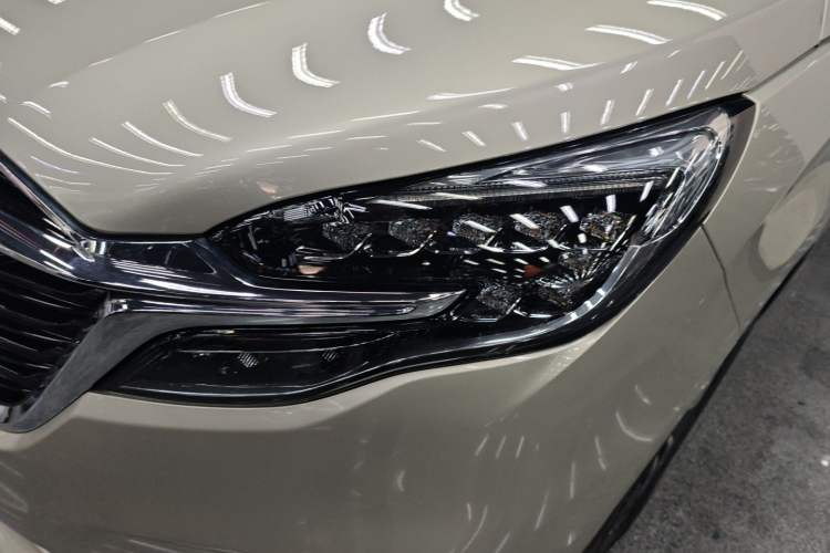 Used Buick GL8 2022 ES Landtrek 653T Luxury Edition