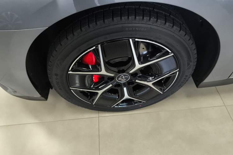 Used BYD Han 2024 DM-i Glory Edition 200KM Flagship Model
