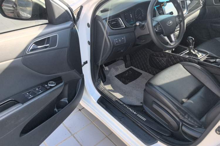 Used Hyundai Mistra 2014 1.8L Automatic Smart GLS
