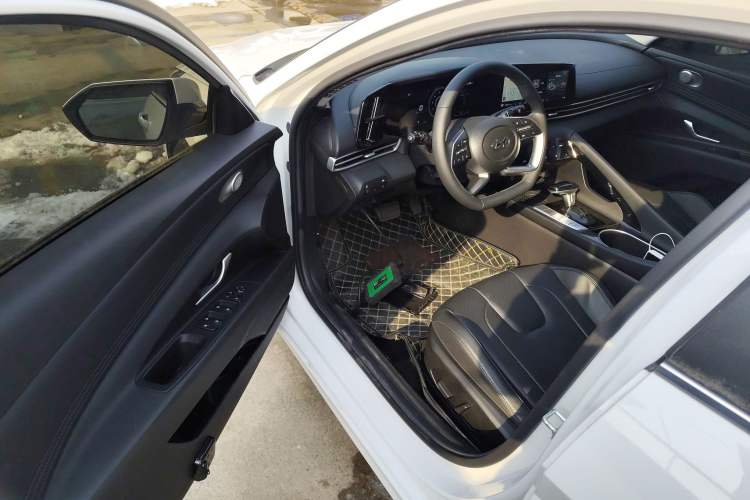 Used Hyundai Elantra 2022 1.5L CVT LUX Prestige Edition
