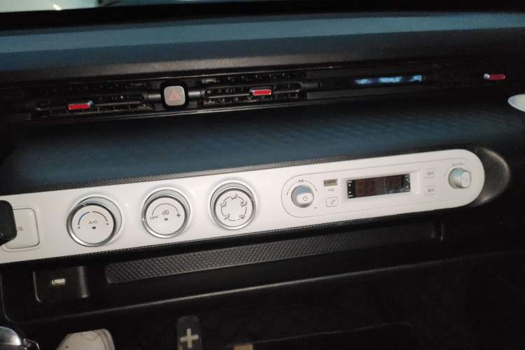 Used Wuling Hongguang MINIEV 2022 GAMEBOY 200km Play Edition with Lithium Iron Phosphate
