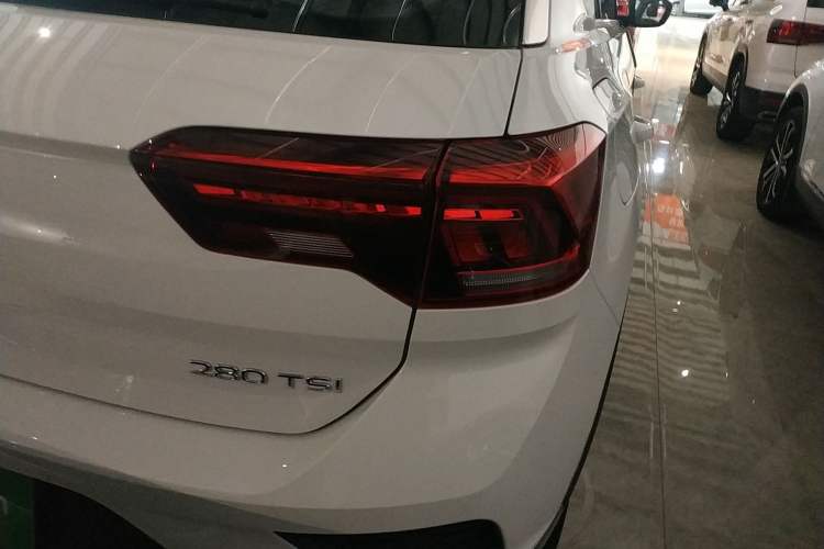 Used Volkswagen T-ROC 2022 280TSI DSG Two-Wheel Drive Elite PLUS
