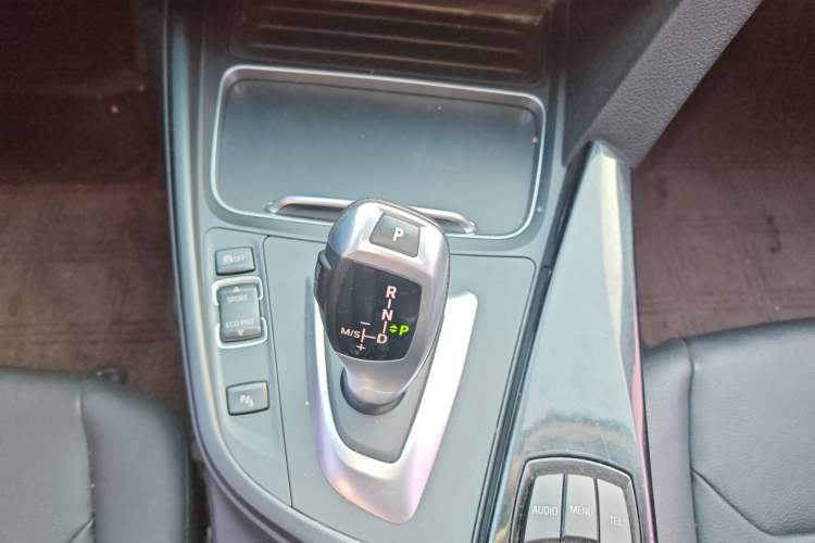 TDK.VehicleDetails.img