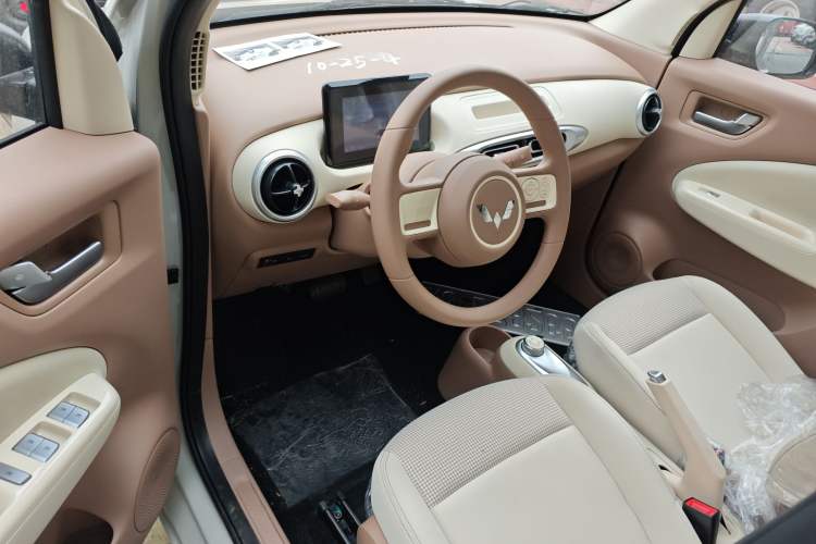 Used Wuling Hongguang MINIEV 2025 Four-Door Version Advanced Edition
