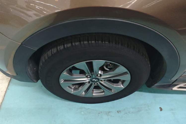 Used Hyundai Santa Fe 2013 2.4L Automatic Two-Wheel Drive Smart Version
