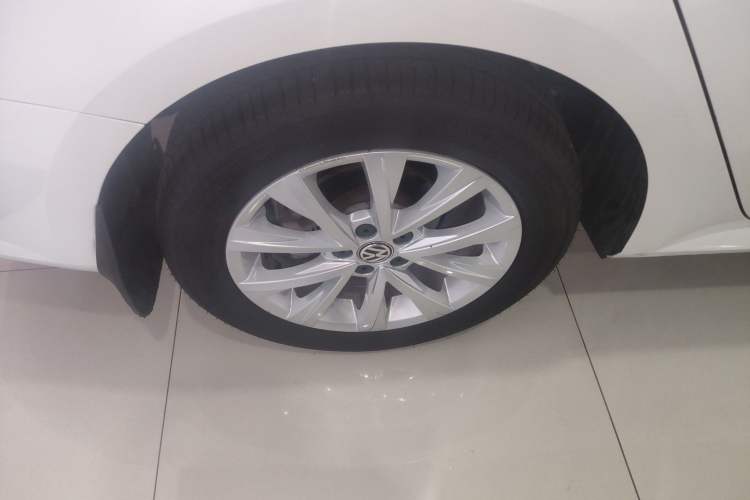 Used Volkswagen Lavida 2015 230TSI DSG Comfort Edition
