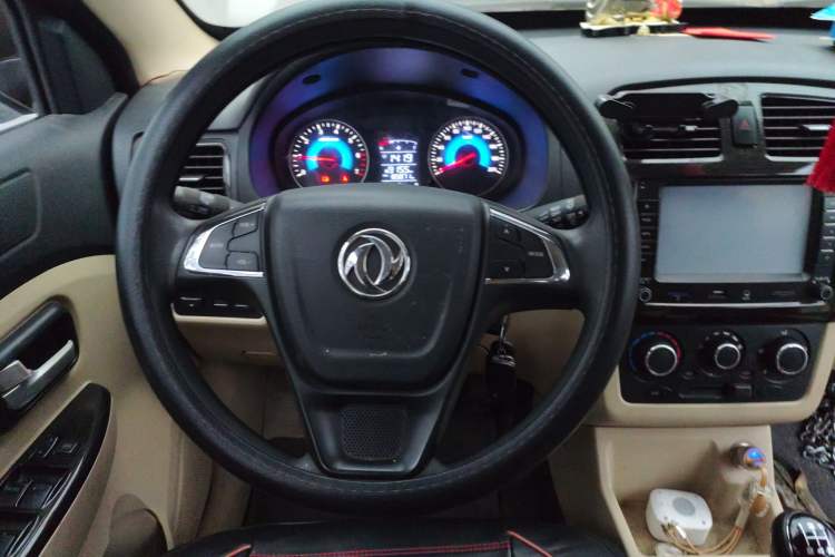 Used Dongfeng Fengon 360 2015 1.5L Manual Comfort II 7-Seater
