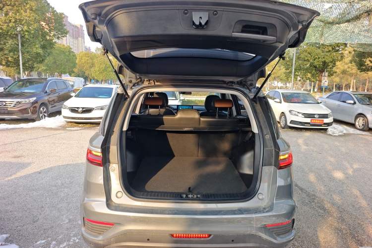 Used Geely Auto Vision X6 2020 1.4T CVT Luxury Edition
