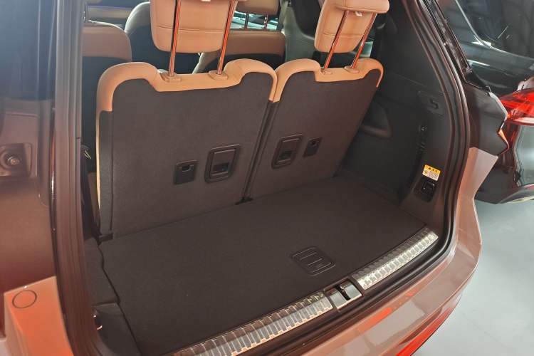 Used Nio ES8 2020 415 km Signature Edition 6-Seater Version
