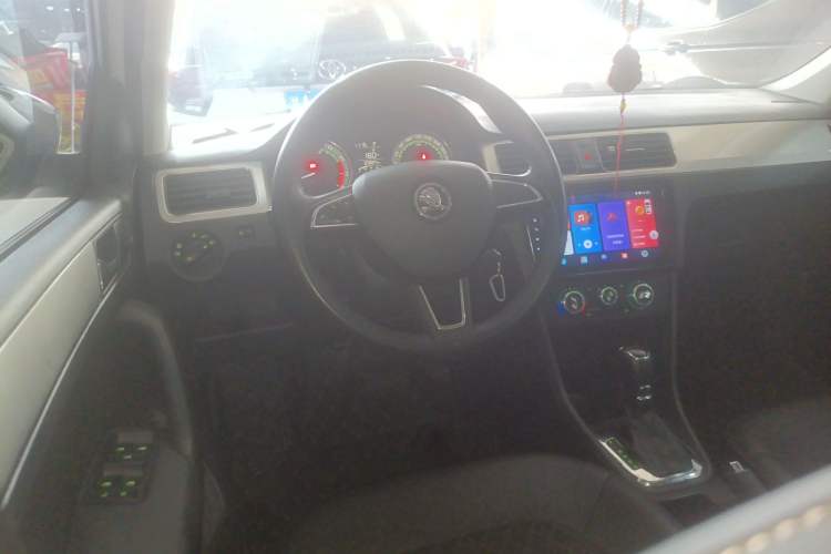 Used Skoda Rapid 2018 1.6L Automatic Comfort Edition
