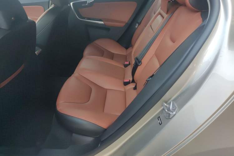 Used Volvo S60 2016 S60L T4 Zhiyuan Edition
