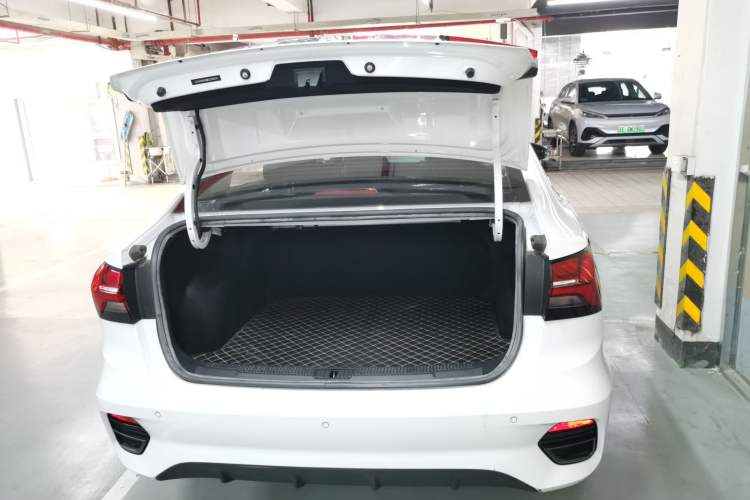 Used Roewe i5 2021 1.5L CVT Platinum Edition