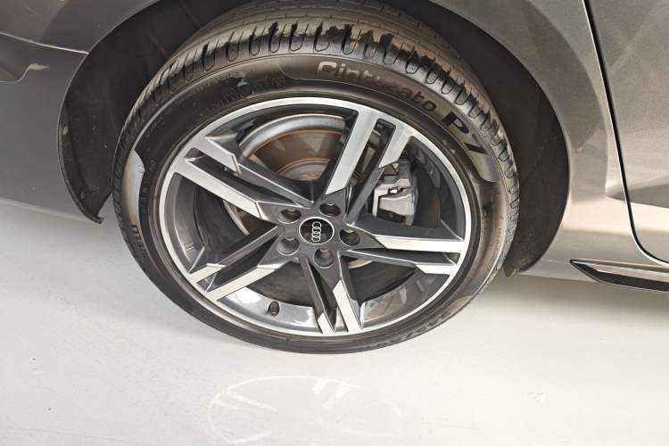 Used Audi A4L 2022 40 TFSI Luxury Dynamic Model
