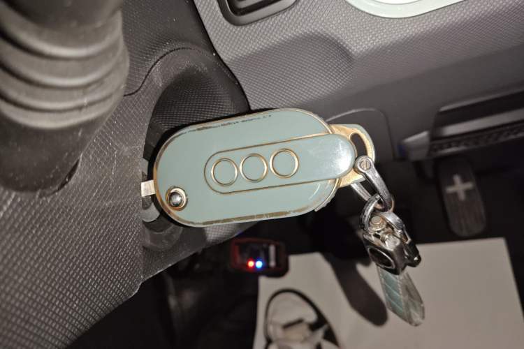 Used Wuling Hongguang MINIEV 2022 Macaron Premium Model – Lithium Ternary Battery
