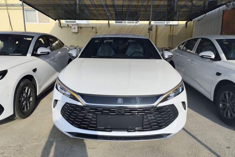 Used BYD Qin L 2025 DM-i Smart Drive 80KM Leading Model
