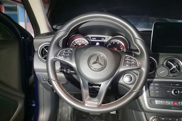 Used Mercedes-Benz GLA 2017 GLA 200 Fashion Model
